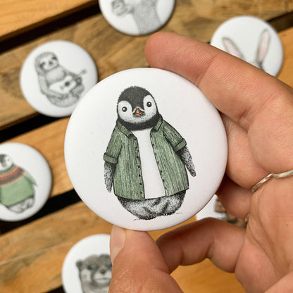 Magnetbutton | Kühlschrankmagnet | 55 mm | Pinguin Fabi Cordhemd